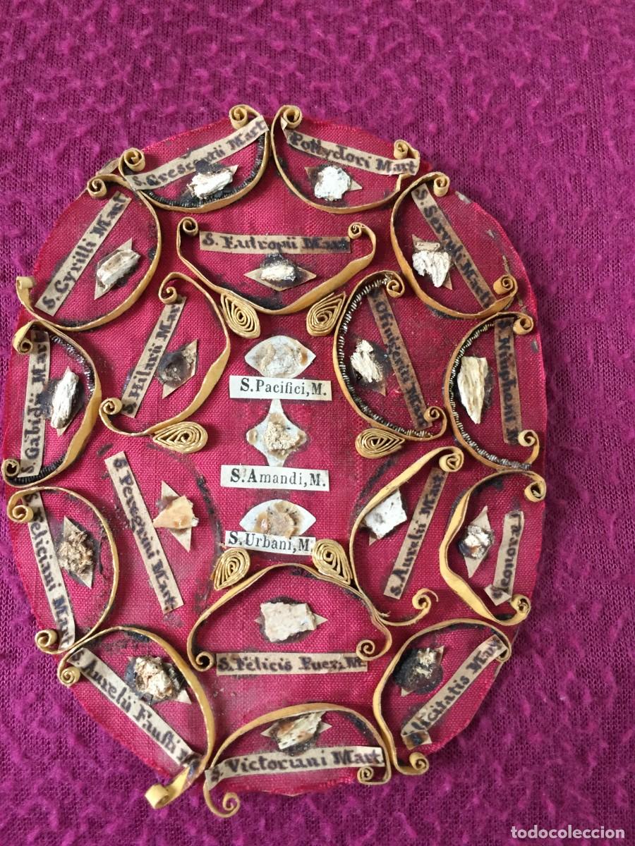 Antig&uuml;edades: Bonito relicario con 21 reliquias del siglo XVII-XVIII