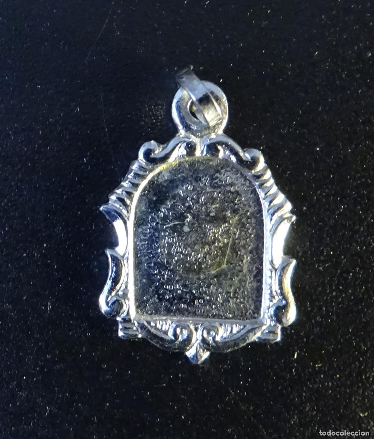 Antig&uuml;edades: MEDALLA DE ALUMINIO - ZAMAC. FALTA MOTIVO CENTRAL. FORMATO 2 X 1,3 CM