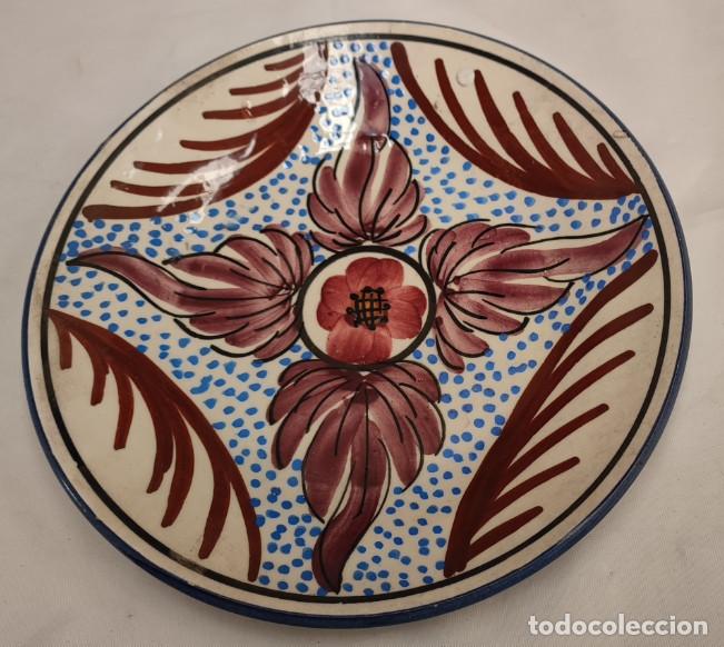Antig&uuml;edades: PLATO PARA COLGAR, PINTADO A MANO A MANO, 20 CM