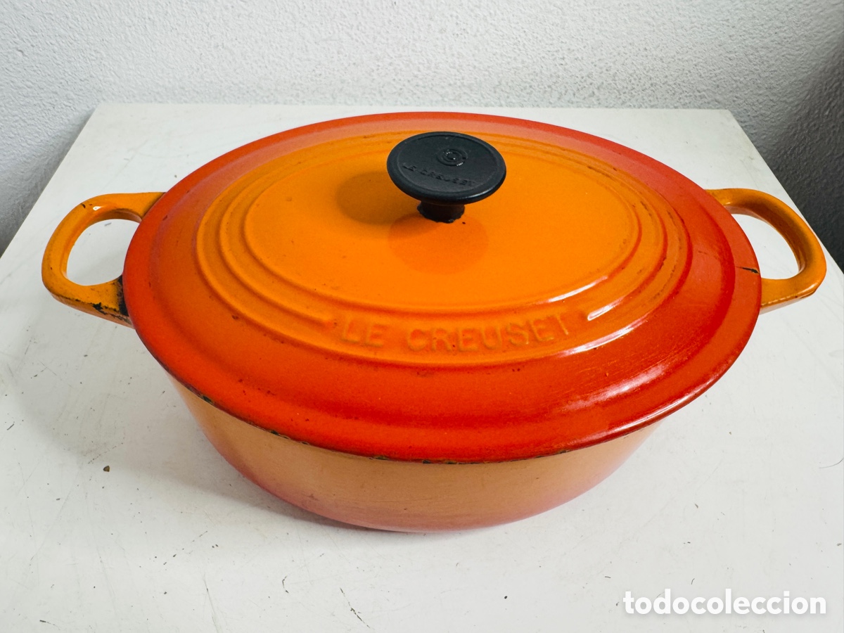 Antig&uuml;edades: cocotte ovalada de hierro fundido esmaltado de la marca Le Creuset 26 cm