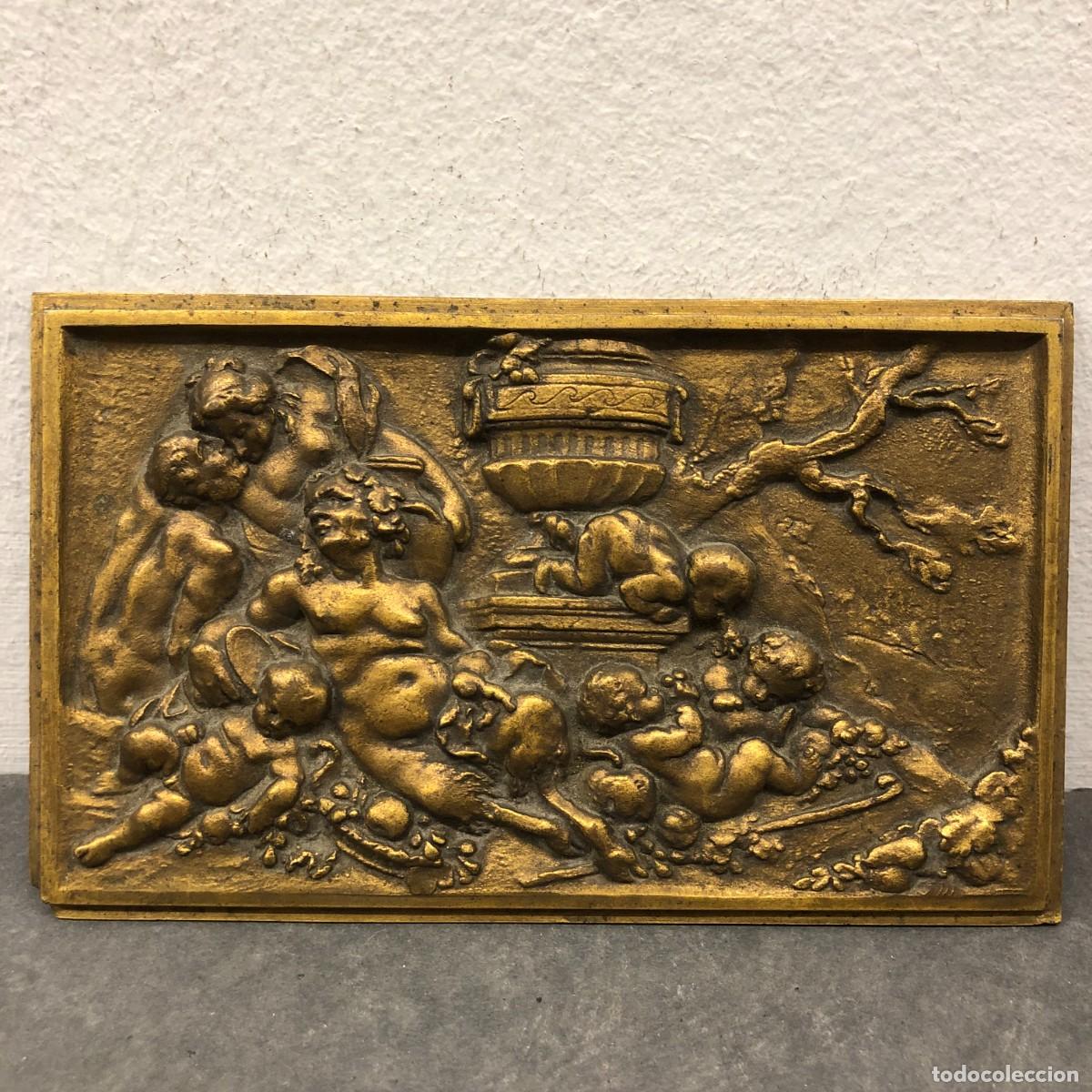 Antig&uuml;edades: RELIEVE DECORATIVO - ESCENA BACANAL - MATERIAL FUNDIDO (BRONCE?) - 18 X 11 CM / 1643
