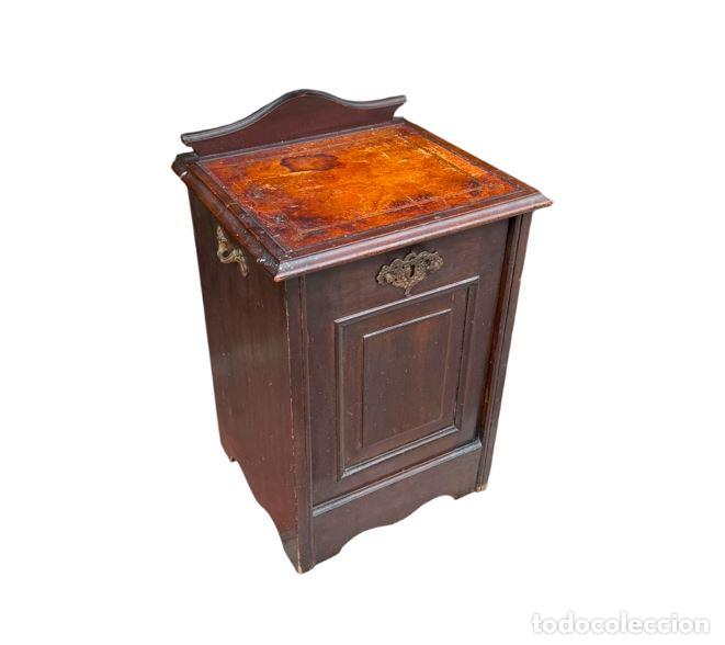 Antig&uuml;edades: ANTIGUO ZAPATERO DE ESTILO VICTORIANO. MADERA BARNIZADA Y APLIQUES DE LAT&Oacute;N. EUROPA. SIGLOS XIX-XX.