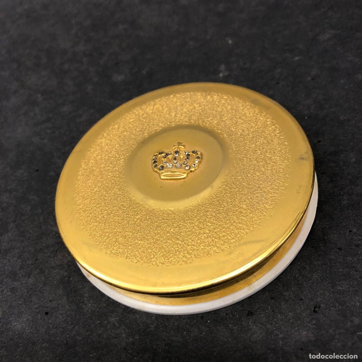 Antig&uuml;edades: ANTIGUA POLVERA - VINTAGE - DE LAT&Oacute;N O SIMILAR - MYRNA PONS - POLVO MAQUILLADOR - 7,5 CM &Oslash; / 1668