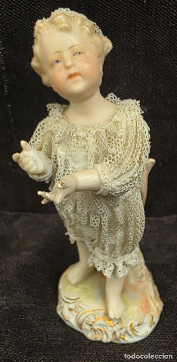 Antiques: Antigua Figura de Ni&ntilde;o &Aacute;ngel de Porcelana Biscuit con Encaje y Florero &ndash; Miniatura Decorativa