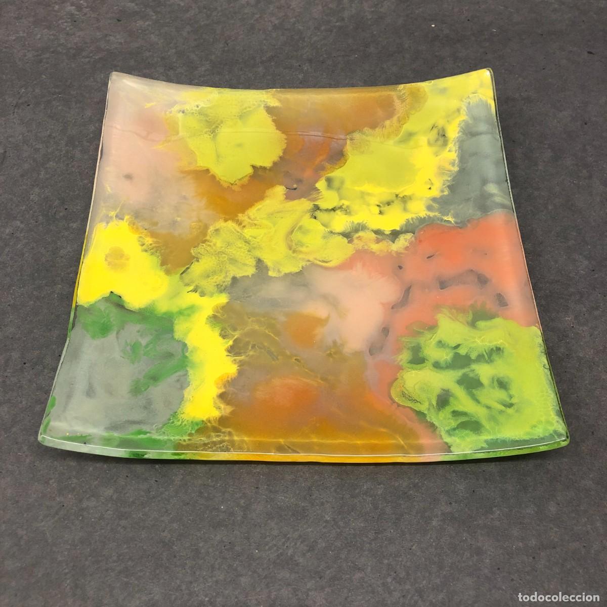 Antig&uuml;edades: PLATO DECORATIVO - T&Eacute;CNICA DE VIDRIO FUNDIDO - DISE&Ntilde;O ABSTRACTO - 22,5 X 22,5 CM / 1679
