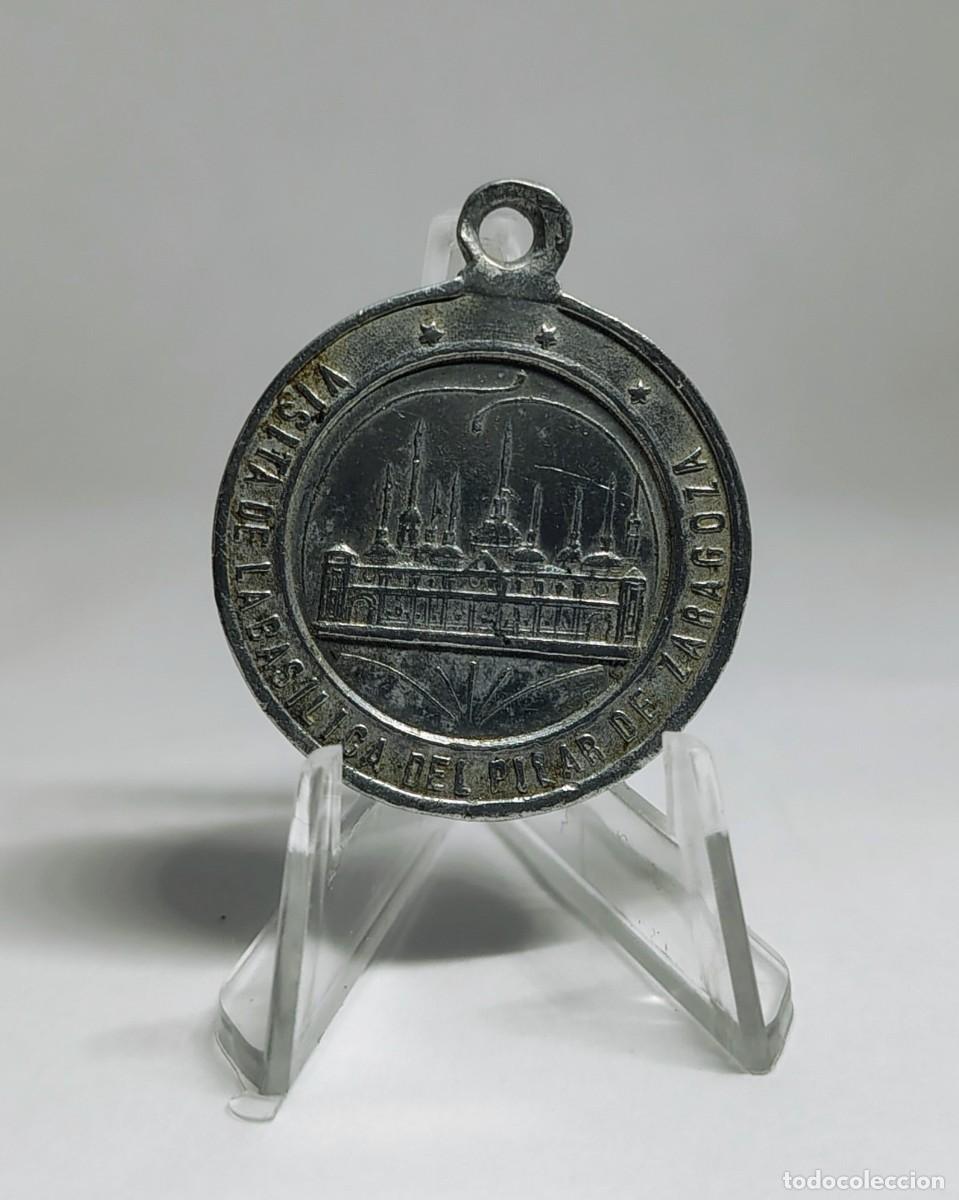 Antig&uuml;edades: Medalla religiosa / Colgante: VIRGEN de N.S. del PILAR. Vista de la Bas&iacute;lica. M419