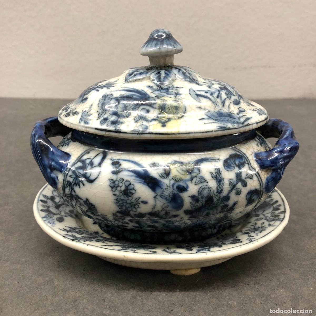 Antig&uuml;edades: PRECIOSA SOPERA - DE PORCELANA AZUL Y BLANCA - CHRISTINE CANO - PINTADO A MANO - 15 X 12 CM / 1695