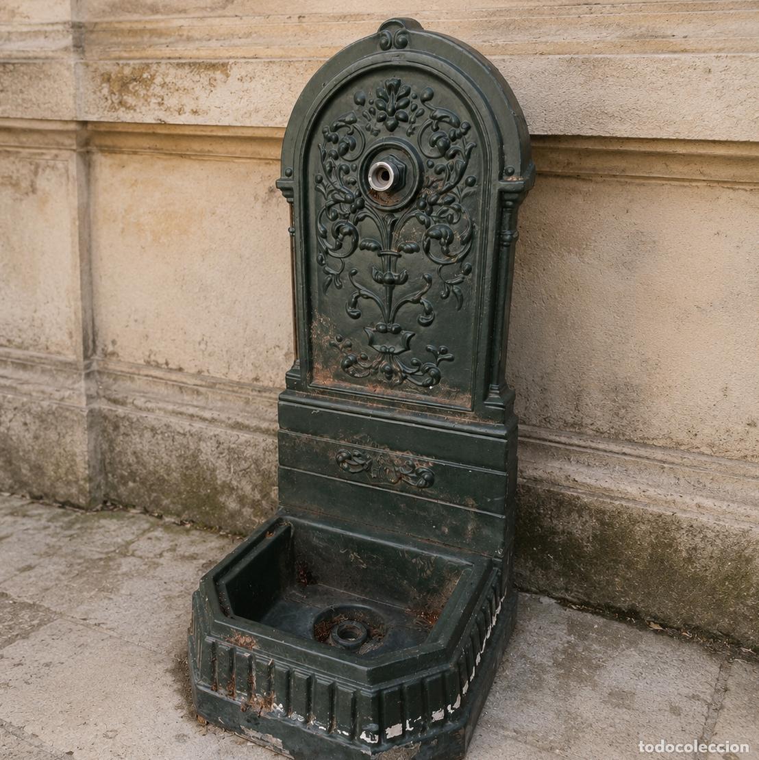 Antiques: Fuente de hierro antigua 95 cm. Fuente de pared exterior jard&iacute;n estilo Neocl&aacute;sico.