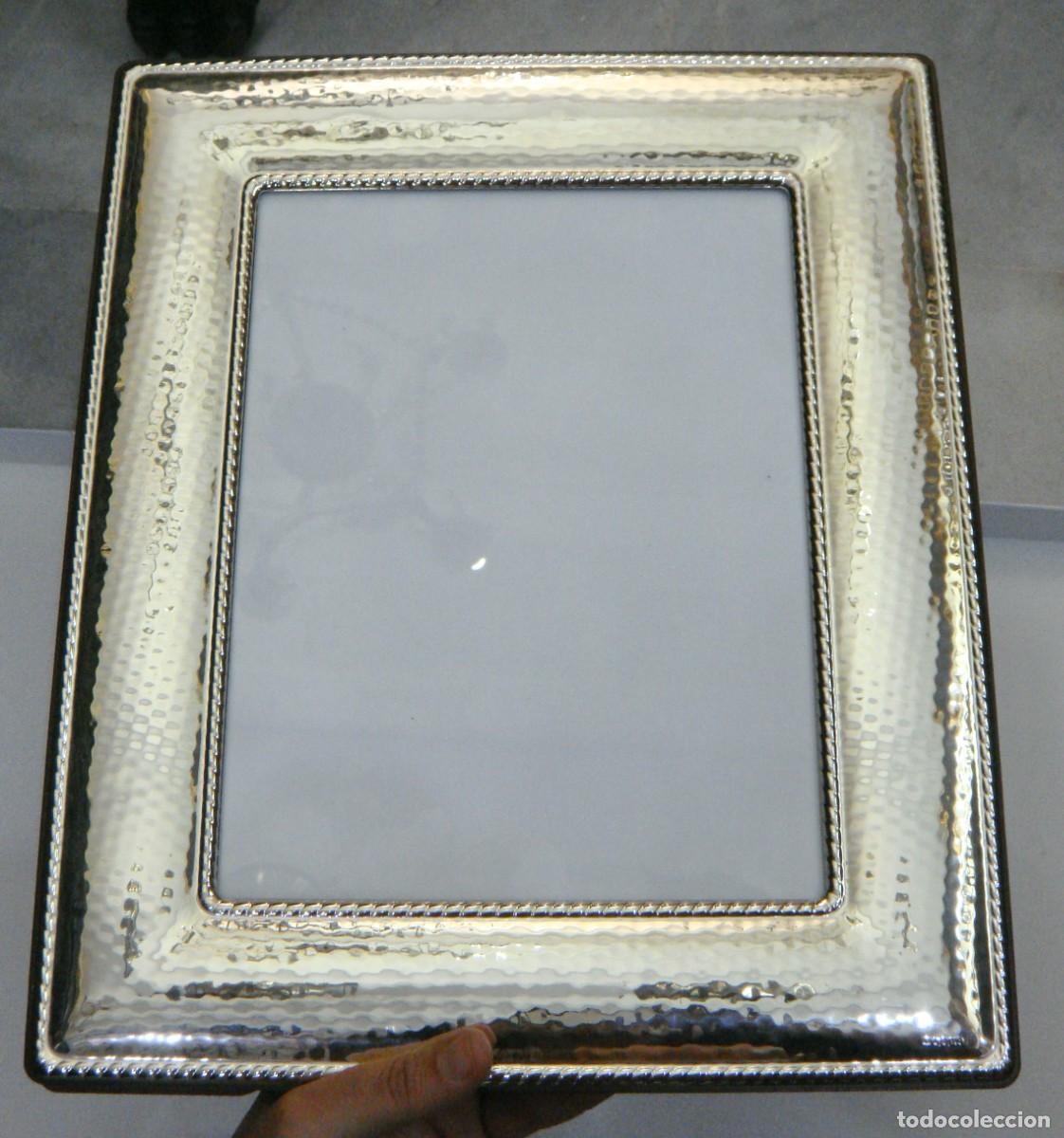 Antig&uuml;edades: Marco de Fotos en Plata de Ley &middot; Acabado Martel&eacute; &middot; Sin Estrenar &middot; Con Caja Original