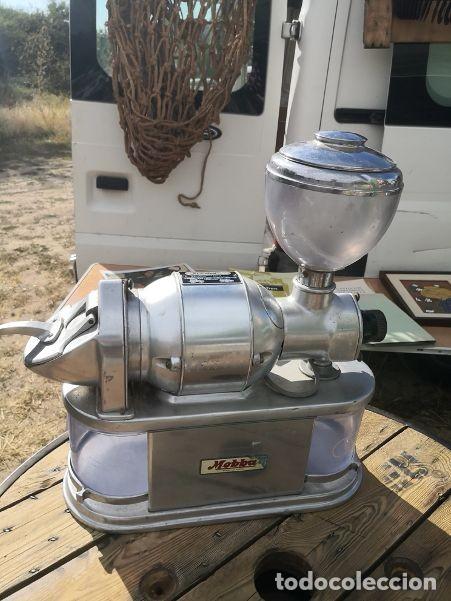 Antig&uuml;edades: Antiguo Molinillo de caf&eacute; y picadora electrica Mobba - Funcionando - Foto 4