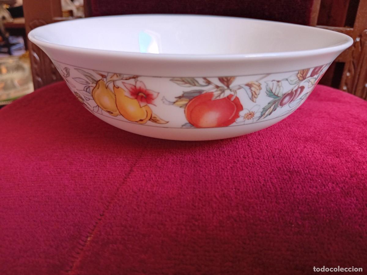 Antig&uuml;edades: Taz&oacute;n Arcopal Francia con decoraci&oacute;n de frutas
