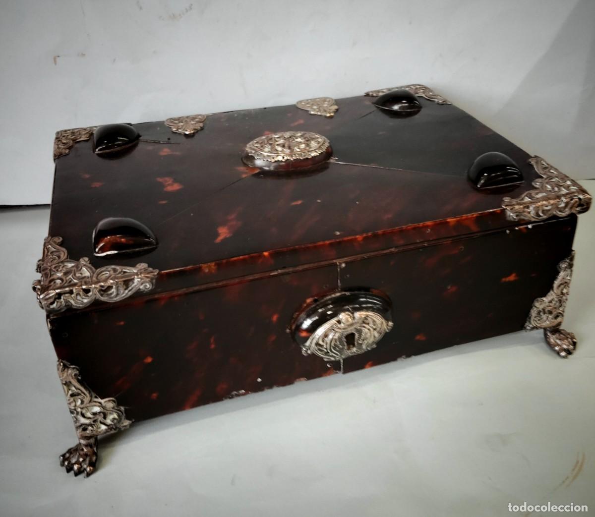 Antig&uuml;edades: Magnifica caja mejicana S.XVII-XVIII De carey y plata .