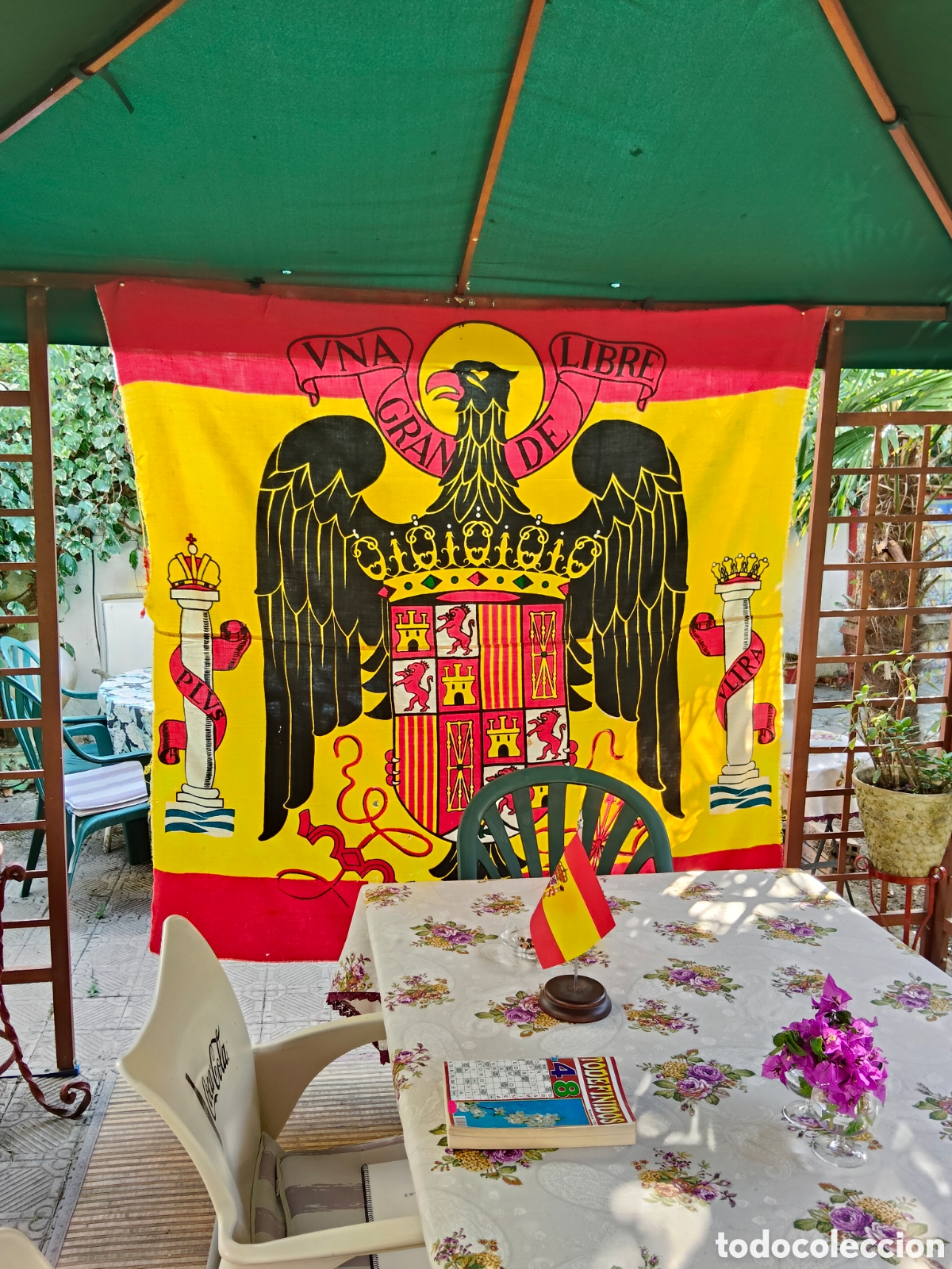 Antig&uuml;edades: Gran bandera de Espa&ntilde;a AGUILA DE SAN JUAN