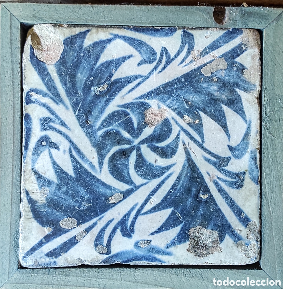 Antig&uuml;edades: Azulejo de Manises del siglo XV enmarcado.