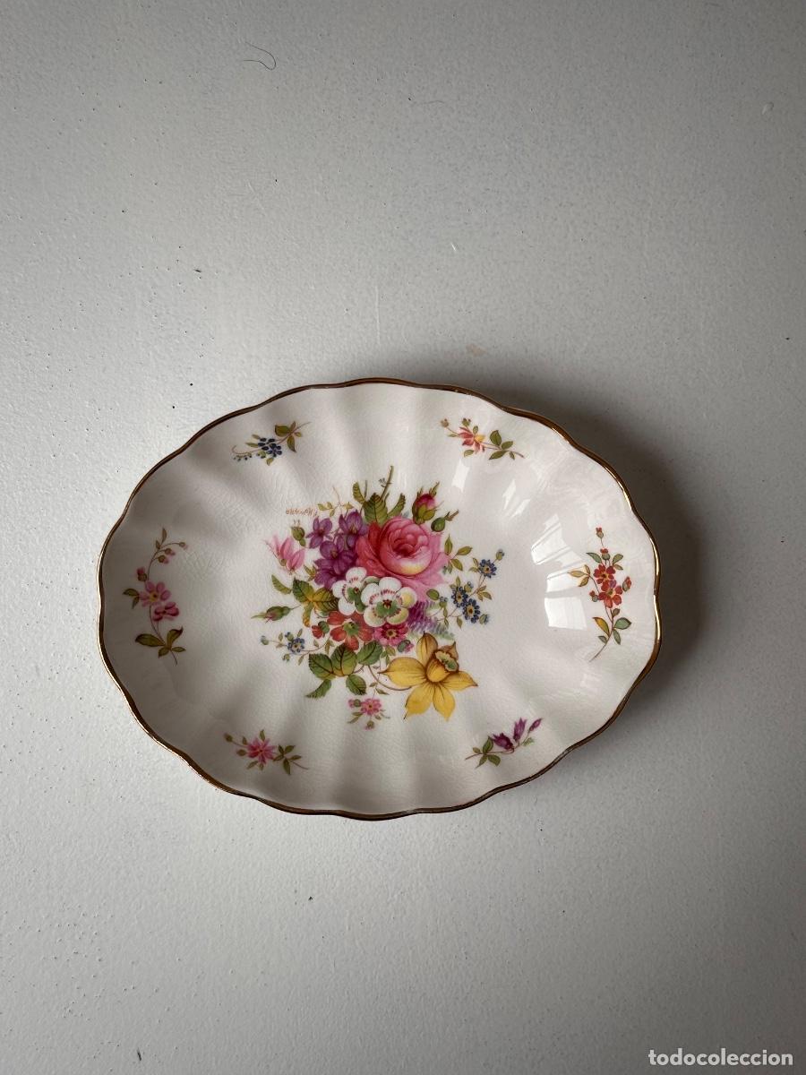 Antig&uuml;edades: Hammersley &mdash; cuenco ovalado acanalado, floral pintado a mano, firmado F. Howard