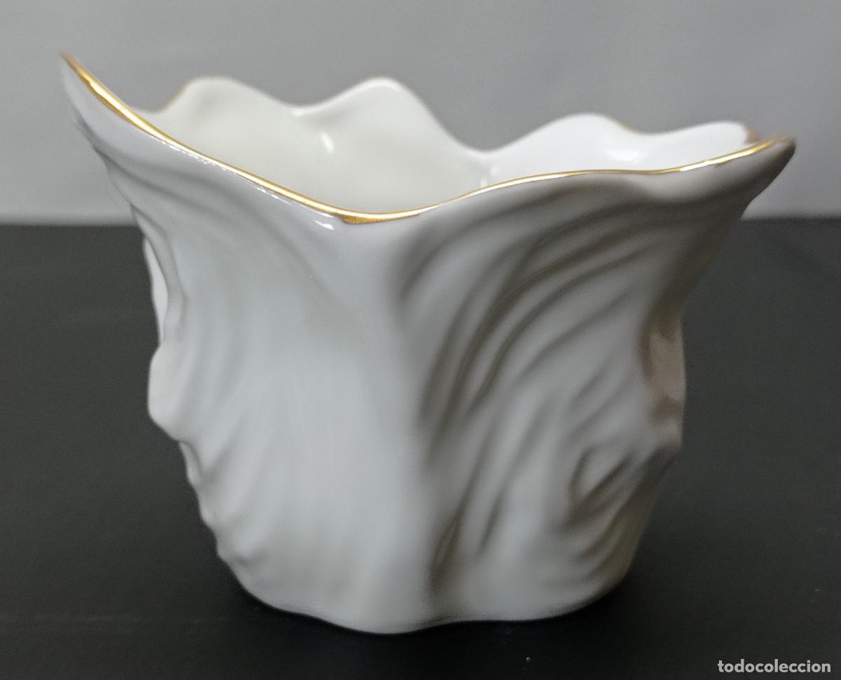 Antig&uuml;edades: Bello y oroginal centro ceramica blanca esmaltada