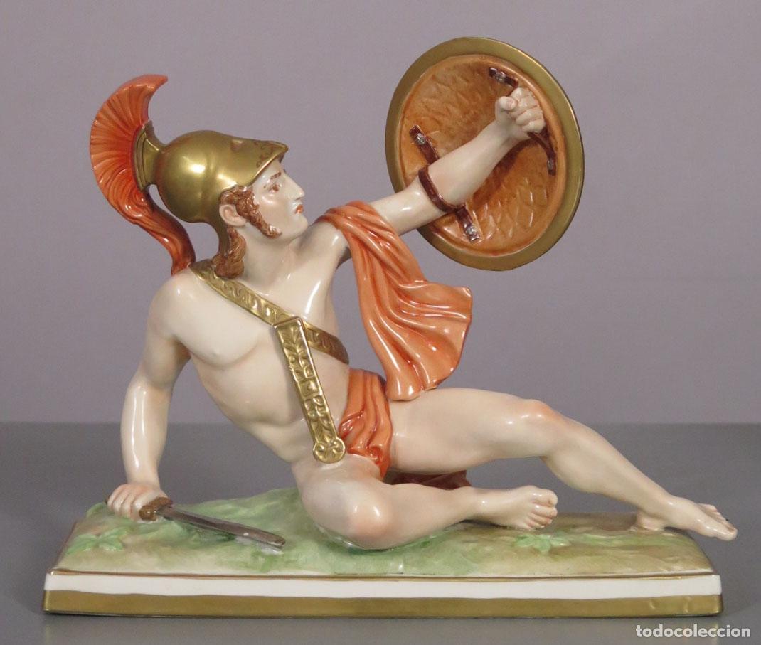 Antig&uuml;edades: GUERRERO ESPARTANO. PORCELANA. FUNDACION NUEVOS GREMIOS. SIGLO XX