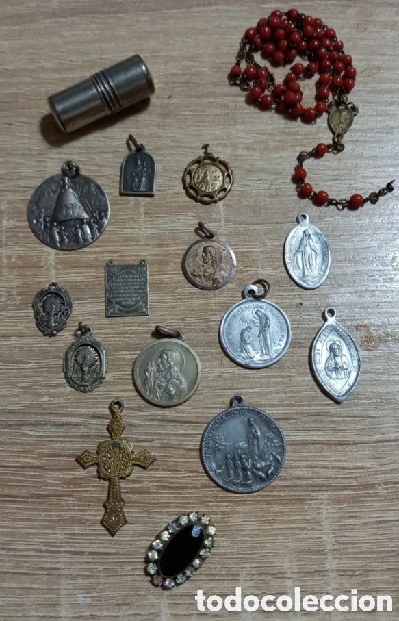 Antig&uuml;edades: LOTE MEDALLAS RELIGIOSAS ETC