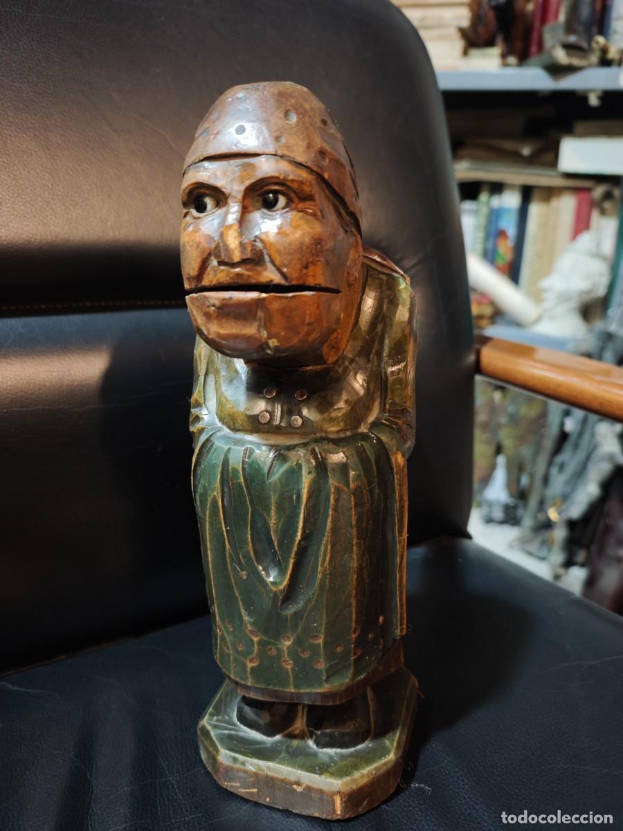 Antig&uuml;edades: Cascanueces madera antiguo con bonitos detalles