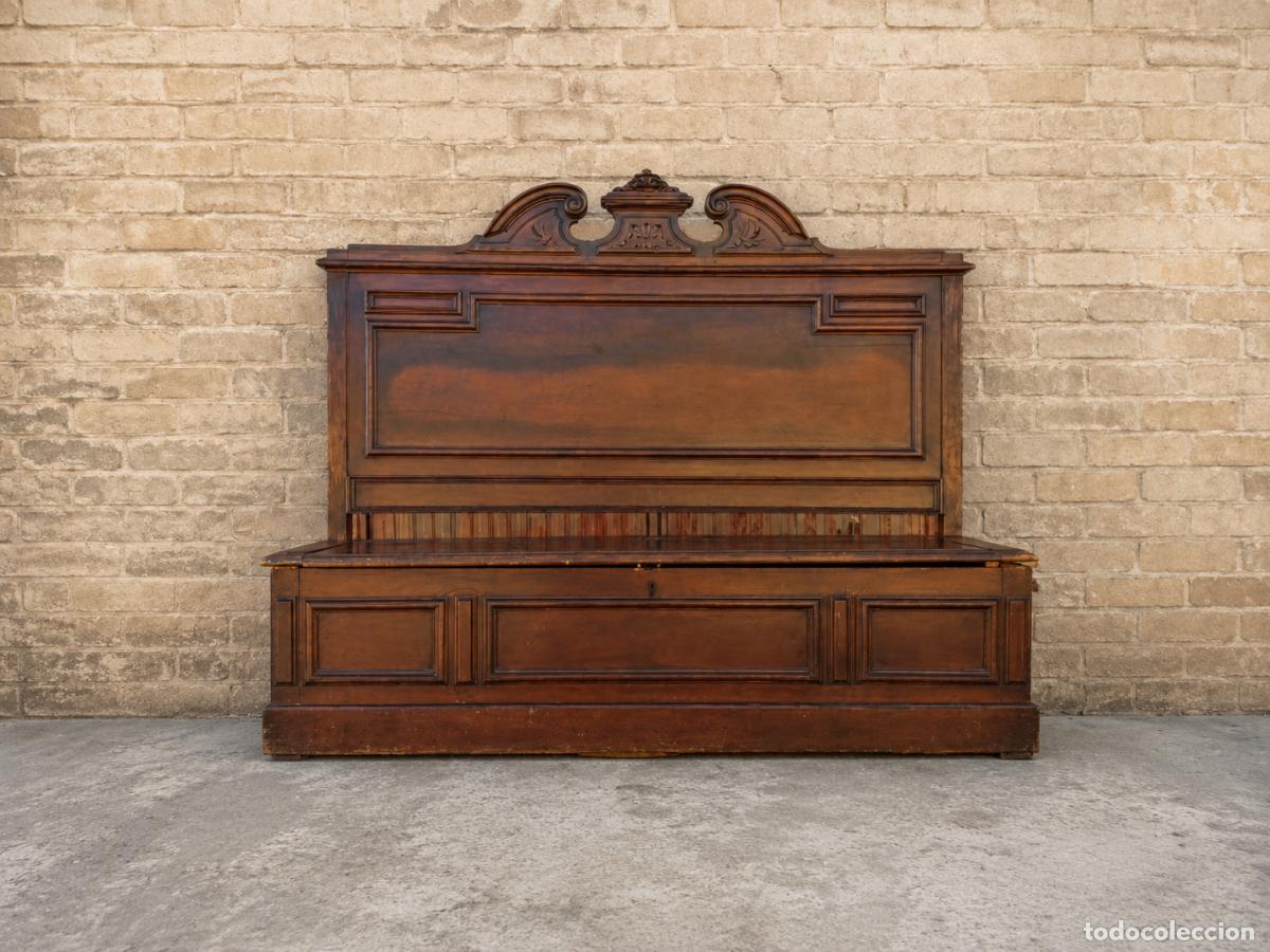 Antig&uuml;edades: Banco antiguo estilo isabelino. Esca&ntilde;o antiguo, sof&aacute; banco baul arc&oacute;n arca estilo alfonsino.
