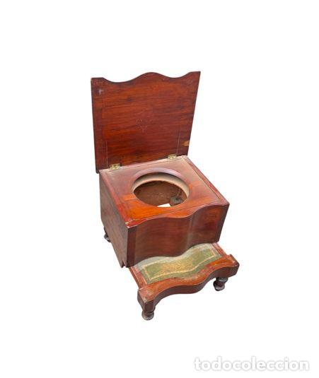Antig&uuml;edades: MUEBLE ORINAL ANTIGUO O DOMPEDRO DE ESTILO VICTORIANO. MADERA POLICROMADA. EUROPA. SIGLO XIX.