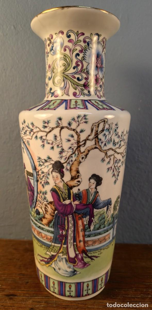 Antig&uuml;edades: Jarr&oacute;n oriental de porcelana siglo XX