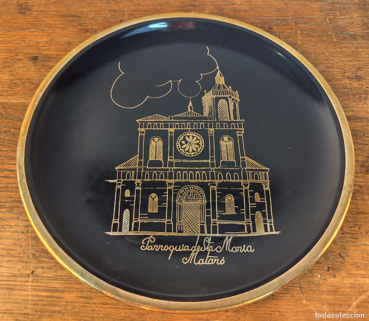 Antig&uuml;edades: Plato decorativo Parroquia de Santa Mar&iacute;a de Matar&oacute;, decoraci&oacute;n en oro