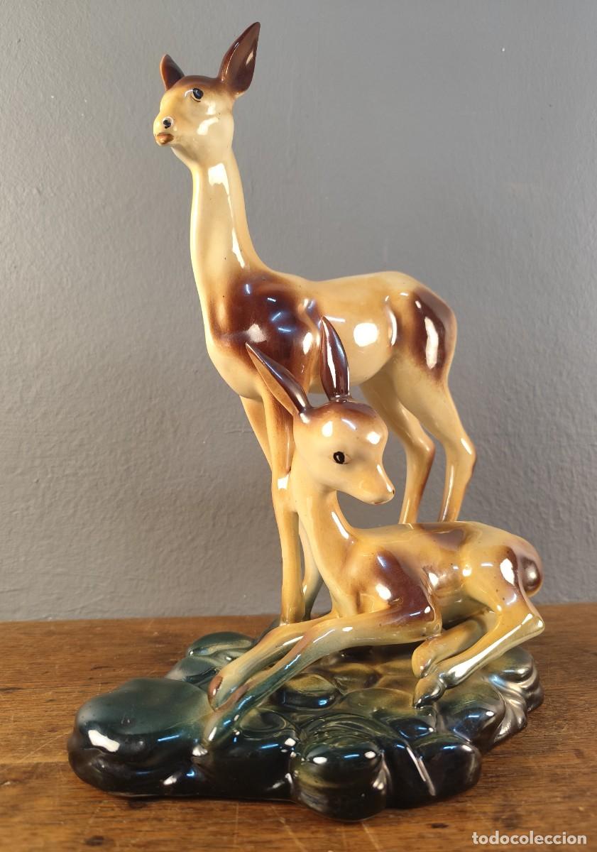 Antig&uuml;edades: Bonita figura de cer&aacute;mica esmaltada siglo XX