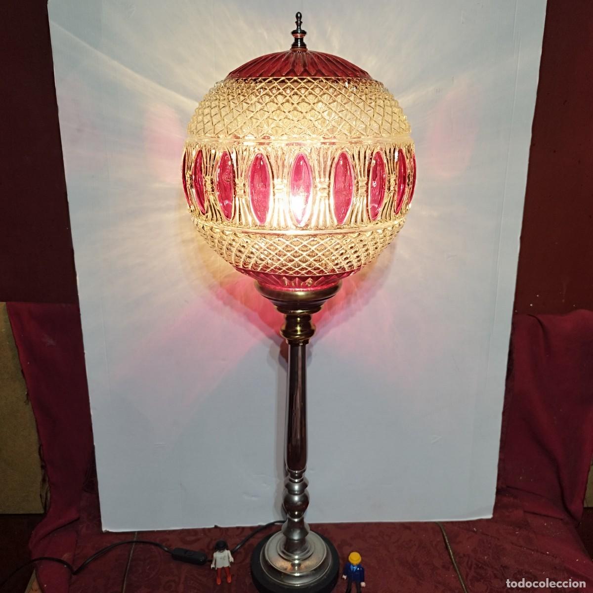 Antig&uuml;edades: PRECIOSA LAMPARA SOBREMESA ESFERA GLOBO CRISTAL TALLADO OVALOS DE TONO ROSADO
