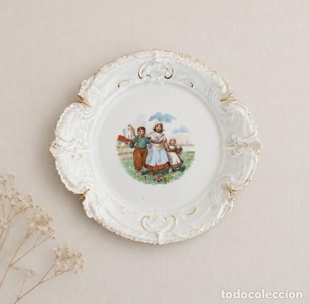 Antig&uuml;edades: PLATO DE PORCELANA CON MOTIVOS HOLANDESES, DE POSTRE O DECORACI&Oacute;N