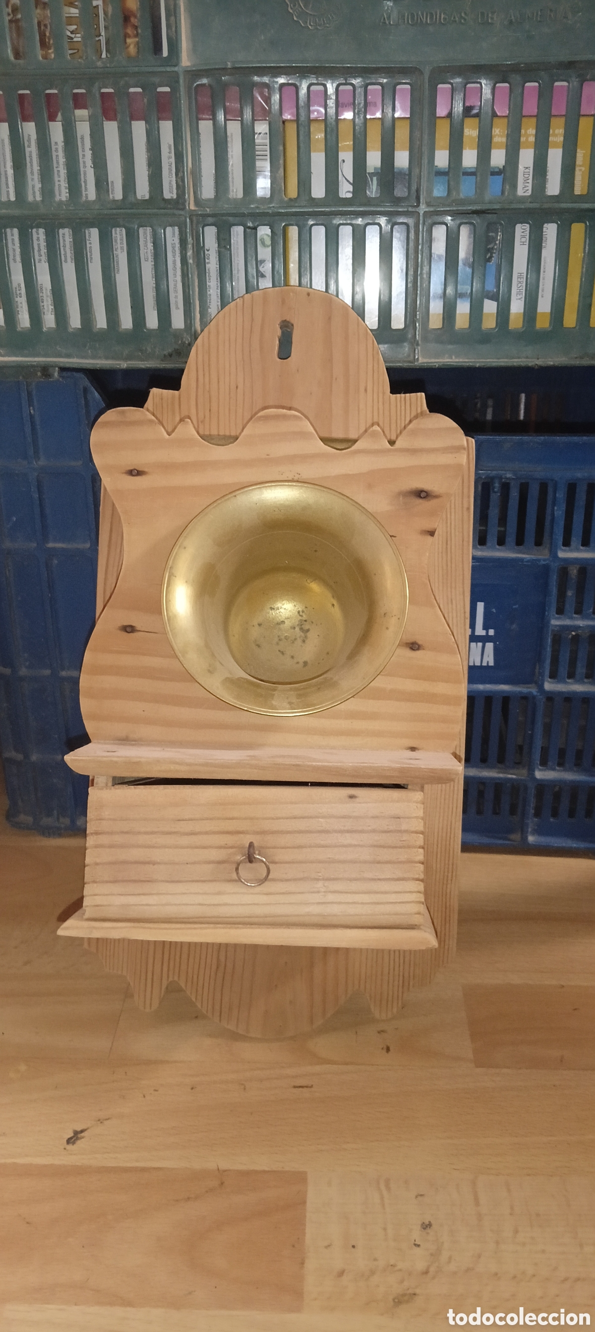 Antig&uuml;edades: Almicero de madera y bronce - Foto 3