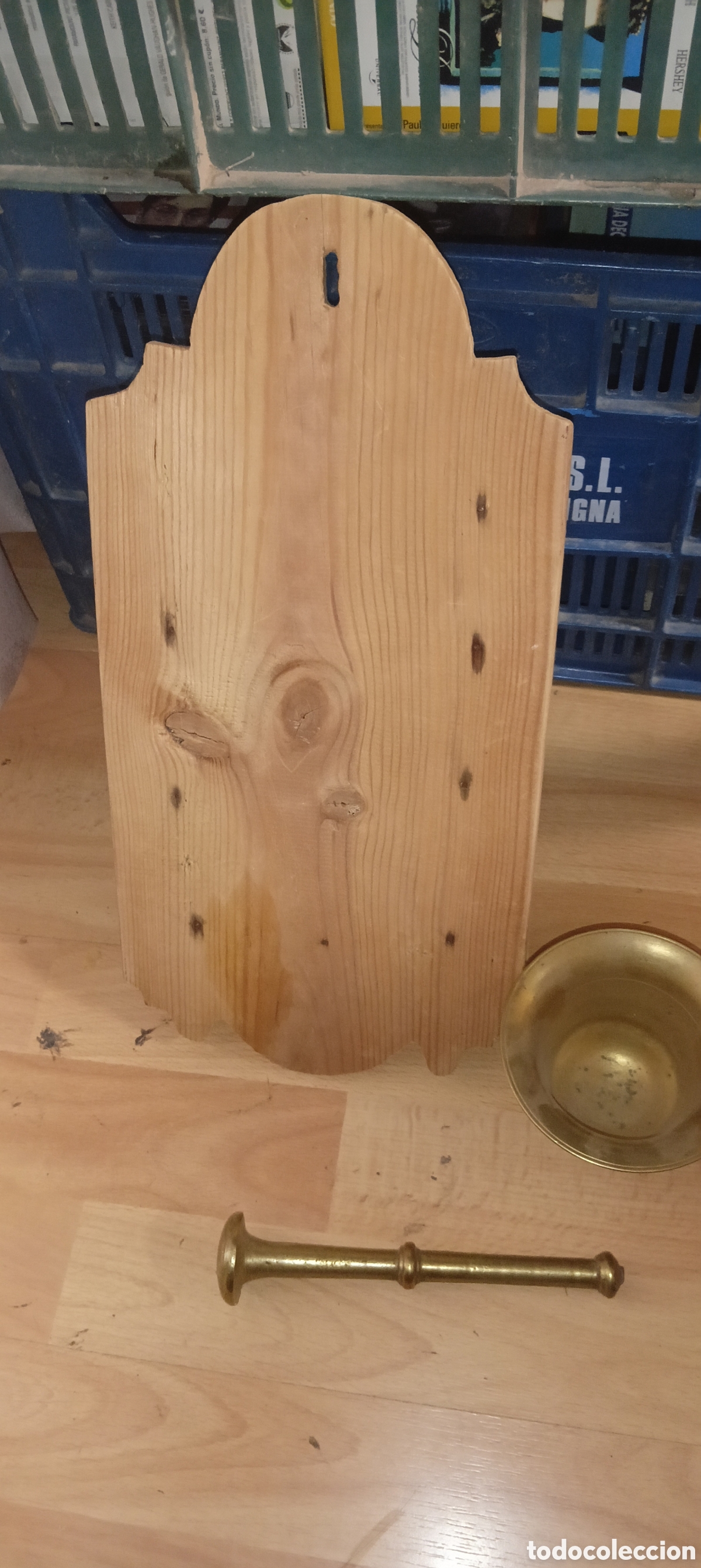 Antig&uuml;edades: Almicero de madera y bronce - Foto 6