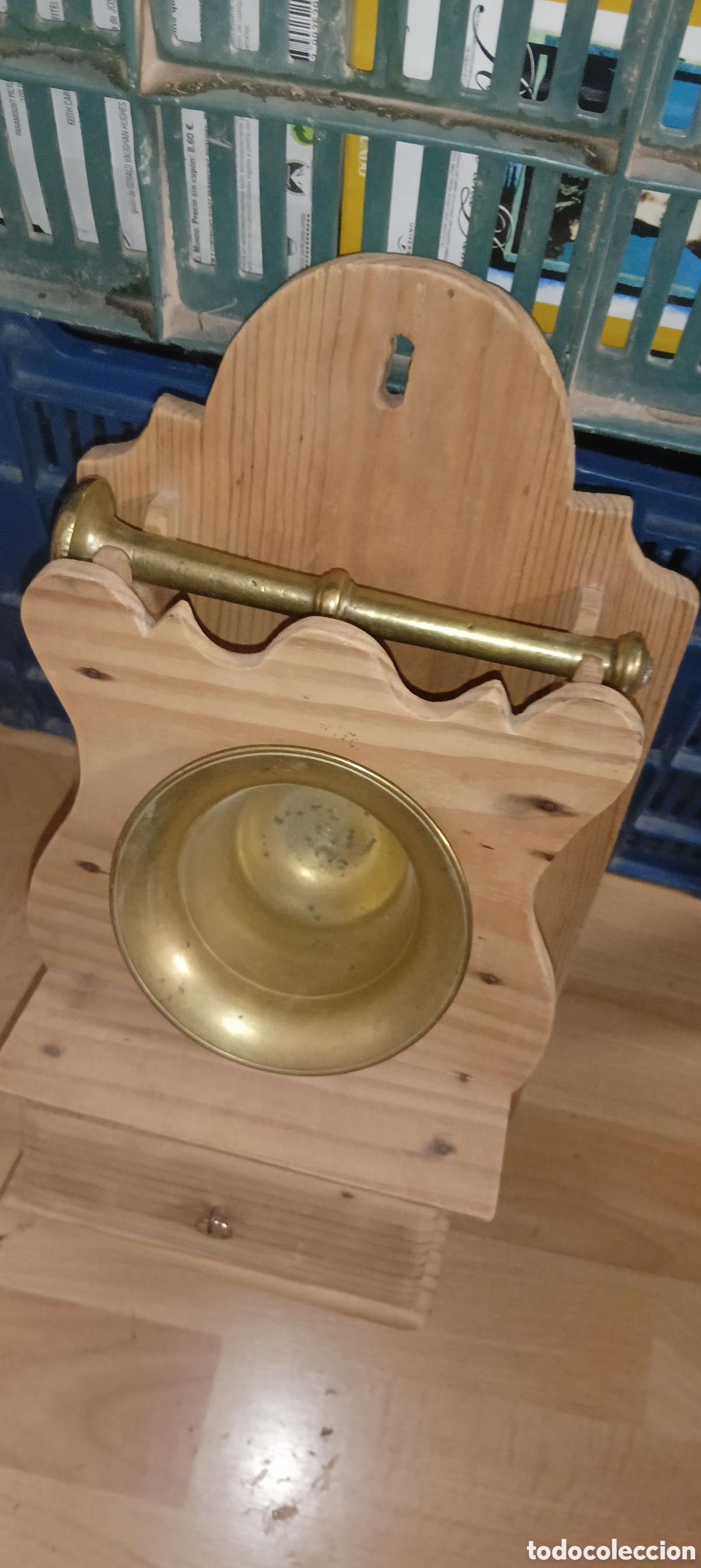 Antig&uuml;edades: Almicero de madera y bronce - Foto 9