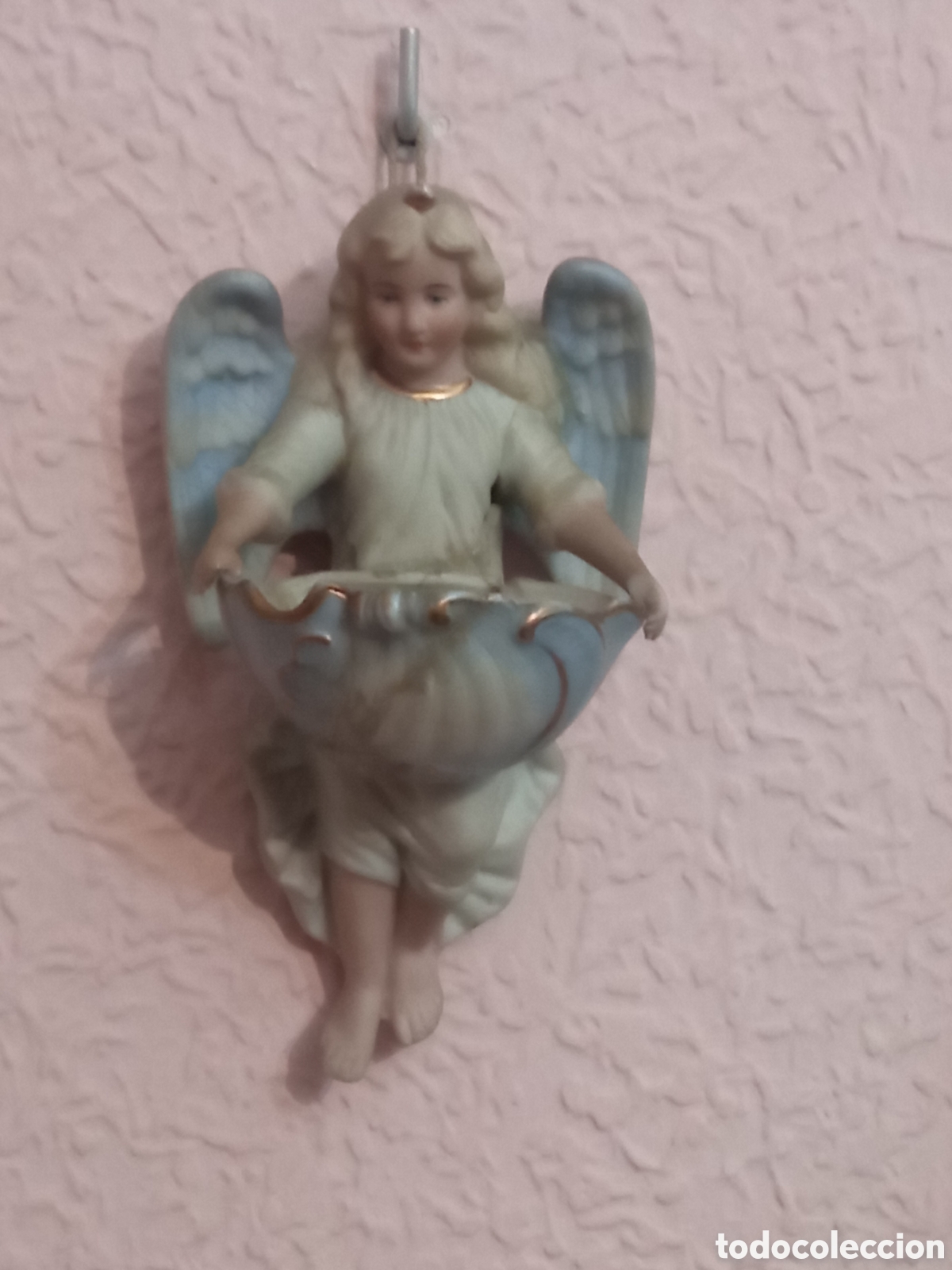Antig&uuml;edades: Antigua bendirera biscuit, 14cm de alta, restaurada