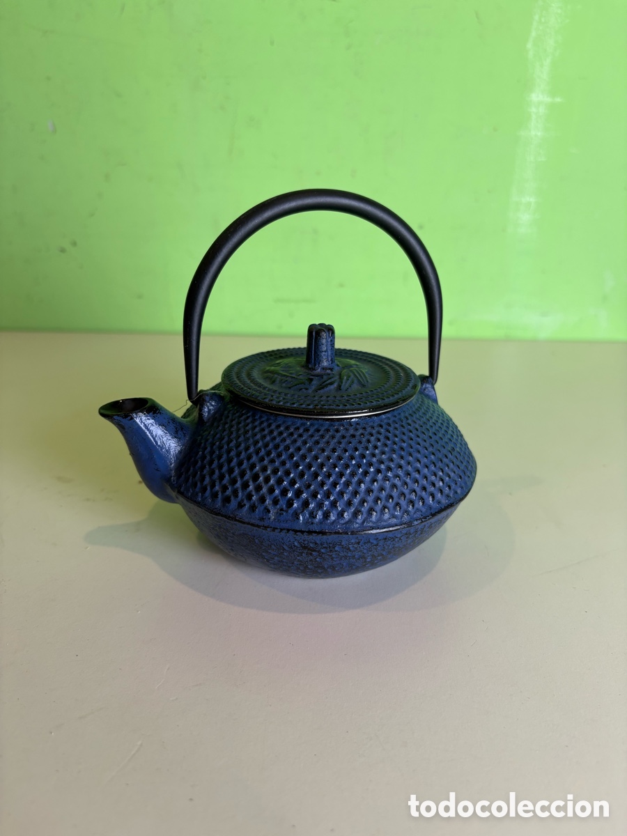 Antig&uuml;edades: Tetera japonesa de hierro fundido estilo Tetsubin con asa &ndash; Color azul