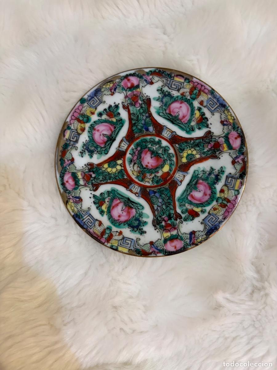 Antig&uuml;edades: Plato porcelana pintado a mano