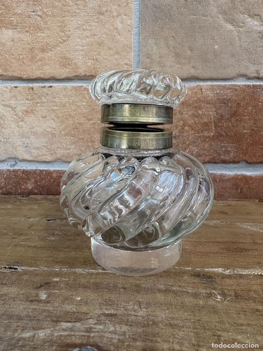 Antig&uuml;edades: Tintero Antiguo de Cristal Macizo Entorchado con Montura de Lat&oacute;n