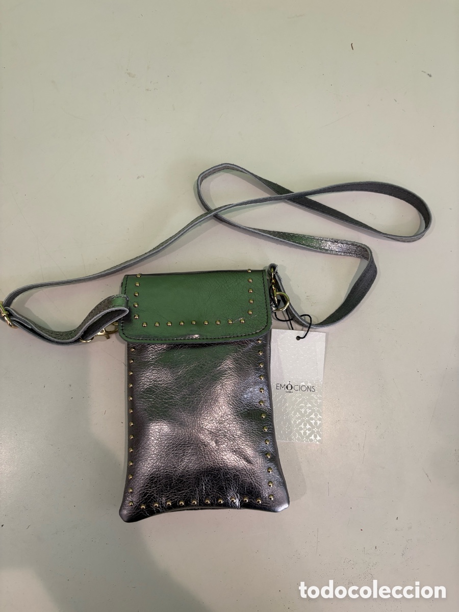 Antig&uuml;edades: Bolso bandolera Emocions de piel bicolor con tachuelas &ndash; Nuevo con etiqueta