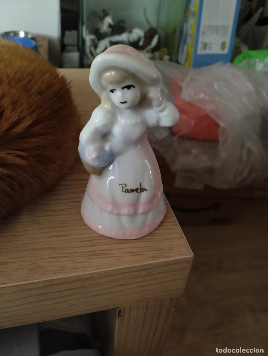 Antiquit&eacute;s: figura de porcelana de ni&ntilde;a con sombrero
