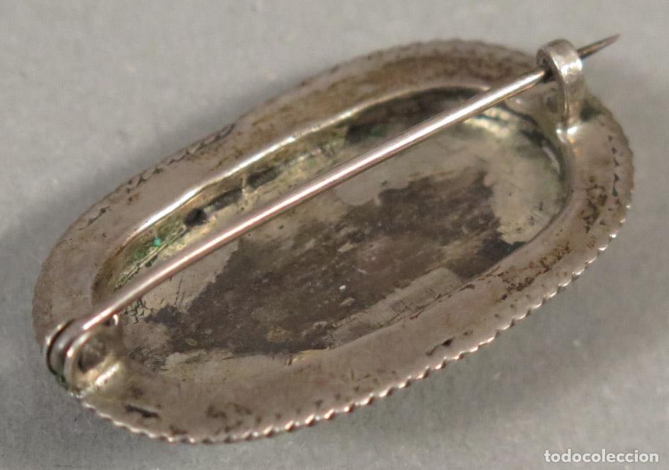 Antig&uuml;edades: BROCHE. PLATA Y VIDRIO VERDE. HACIA 1950 - Foto 4