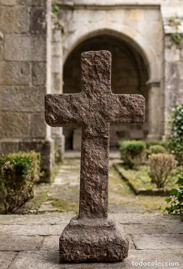 Antig&uuml;edades: Cruz monumental portuguesa en granito. Pieza antigua