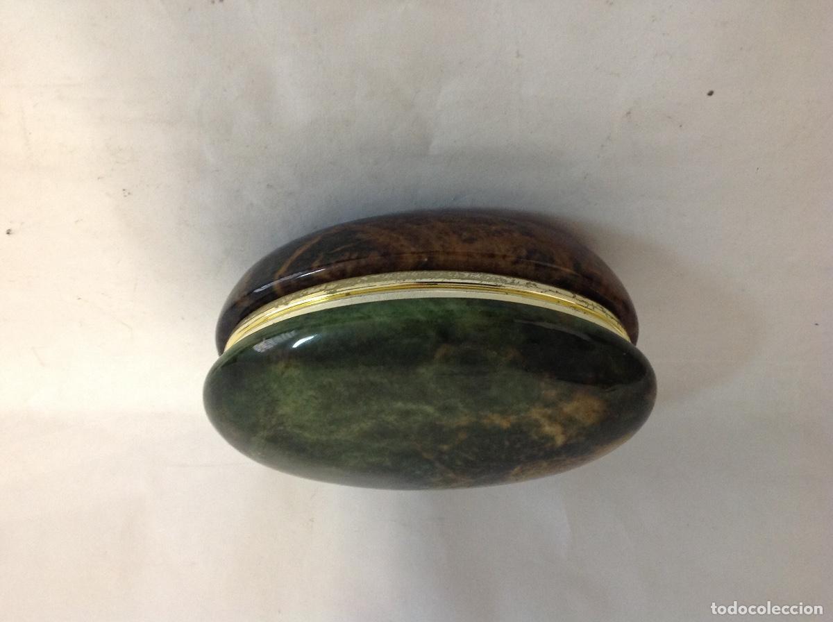 Antig&uuml;edades: Cajita oval dealabastro verde