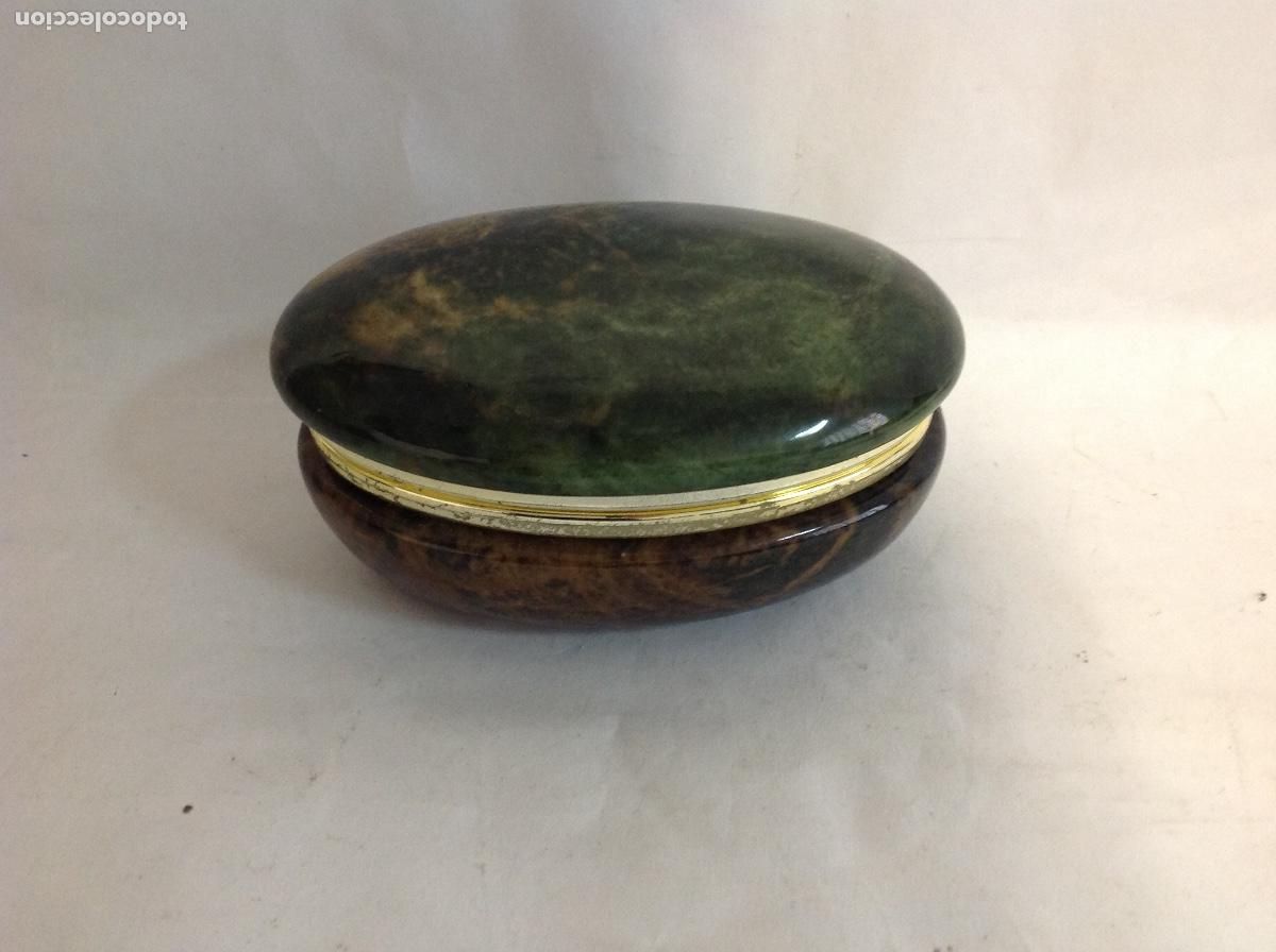 Antig&uuml;edades: Cajita oval dealabastro verde