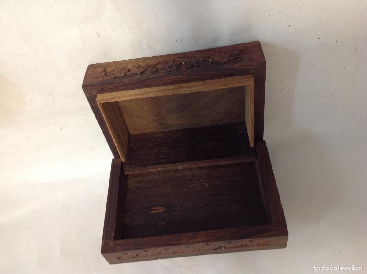 Antig&uuml;edades: Caja India de madera tallada - Foto 2