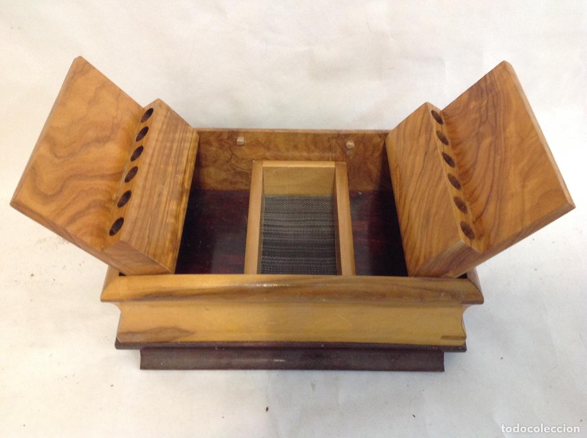 Antig&uuml;edades: Caja para tabaco Art Deco de madera de raiz