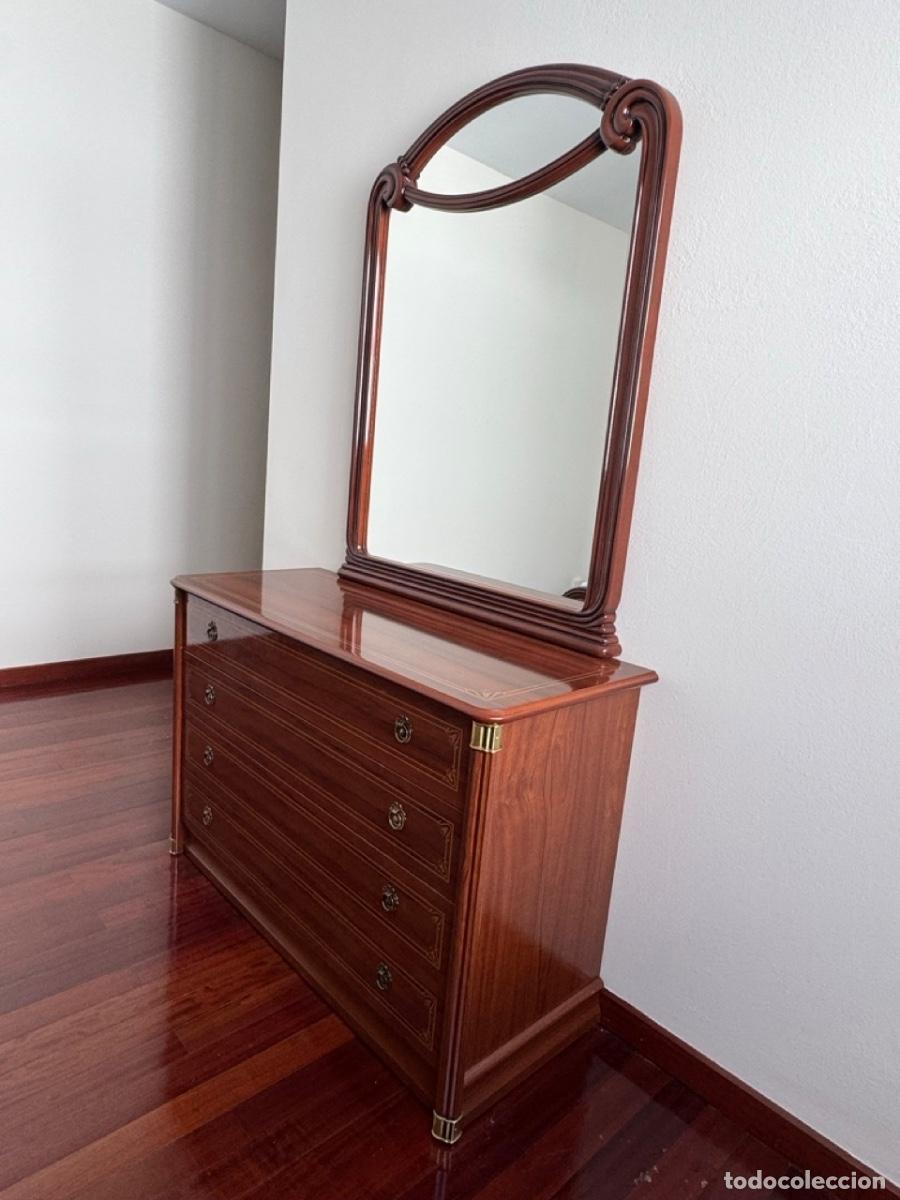 Antig&uuml;edades: C&Oacute;MODA DE MADERA MACIZA CON ESPEJO - Foto 2