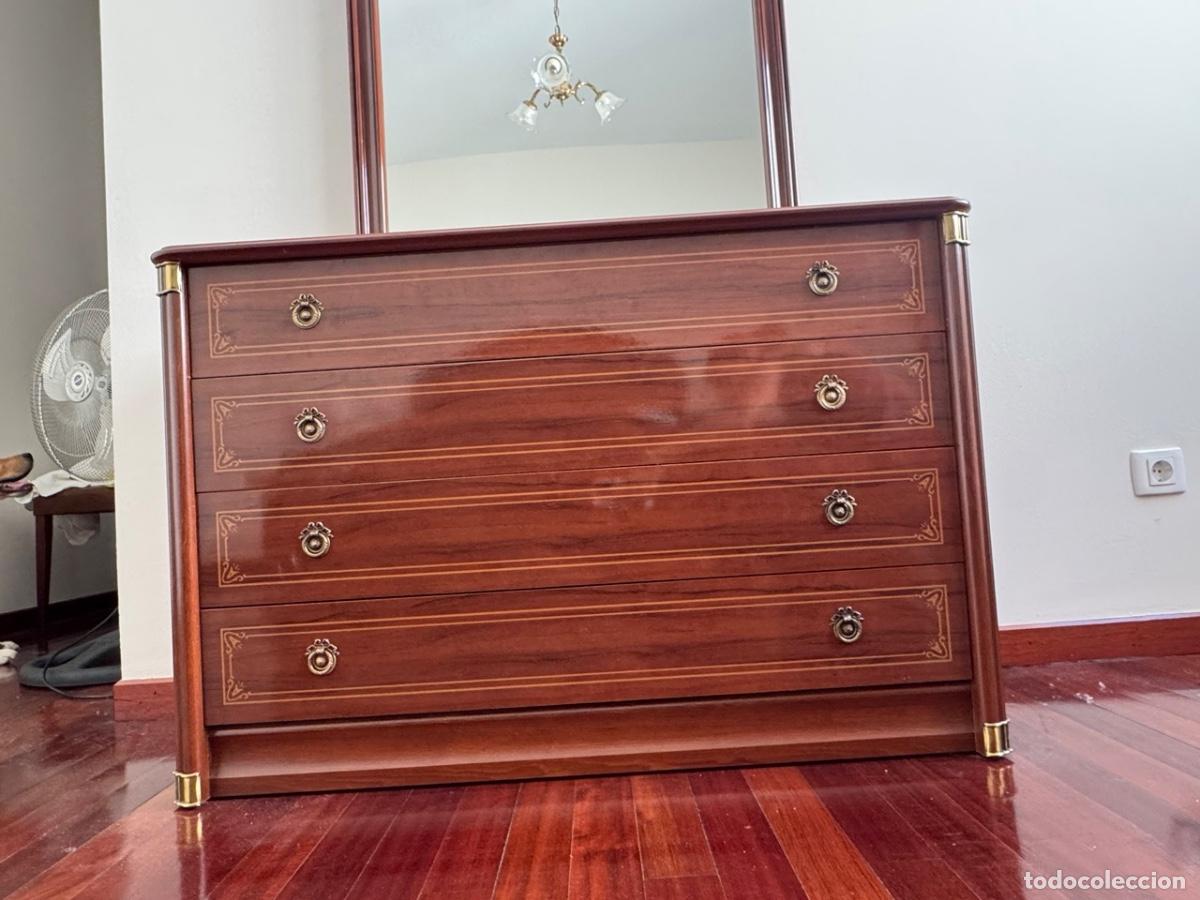 Antig&uuml;edades: C&Oacute;MODA DE MADERA MACIZA CON ESPEJO - Foto 3