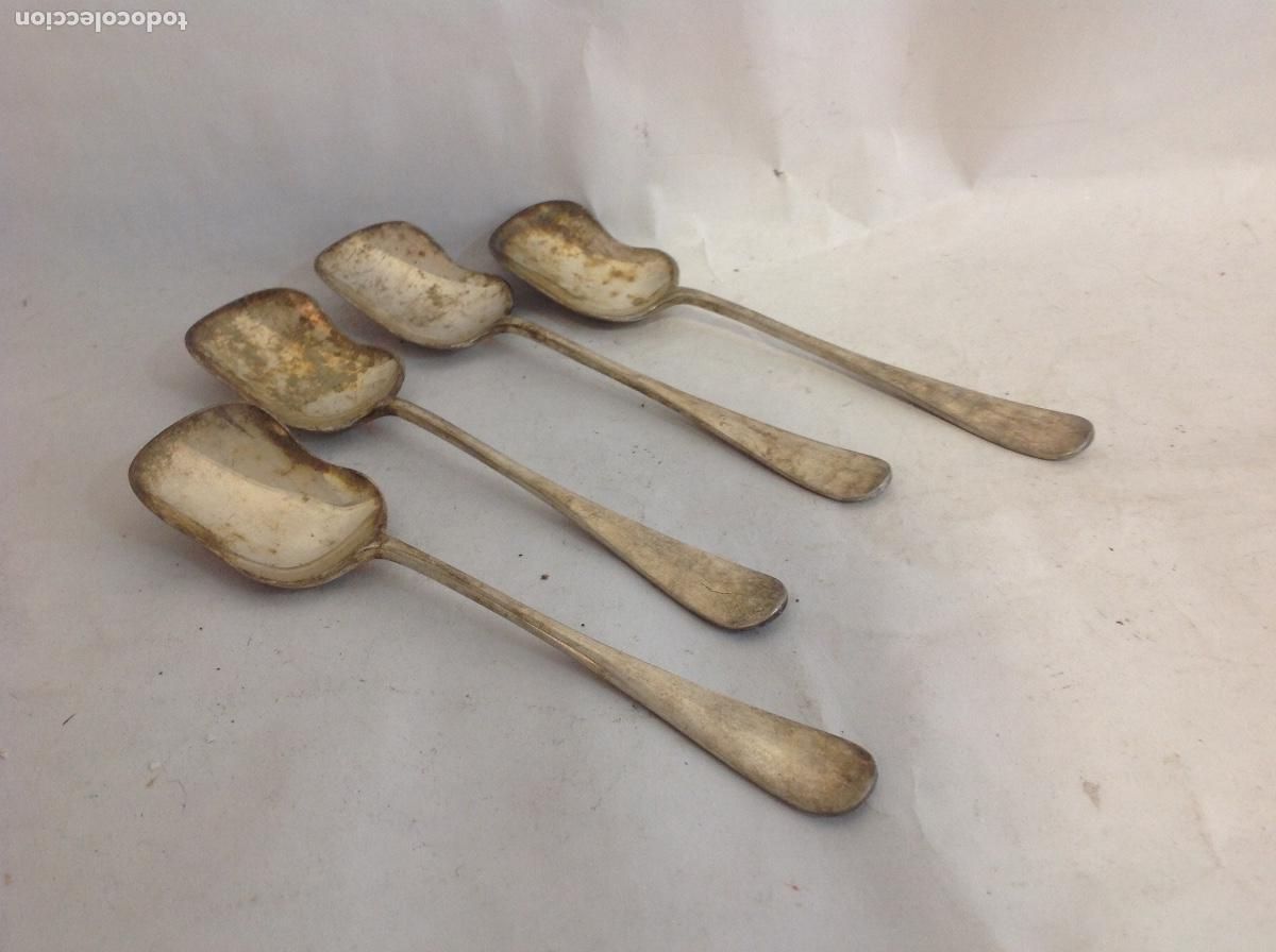 Antiquit&eacute;s: 4 cucharitas de helado de metal plateado
