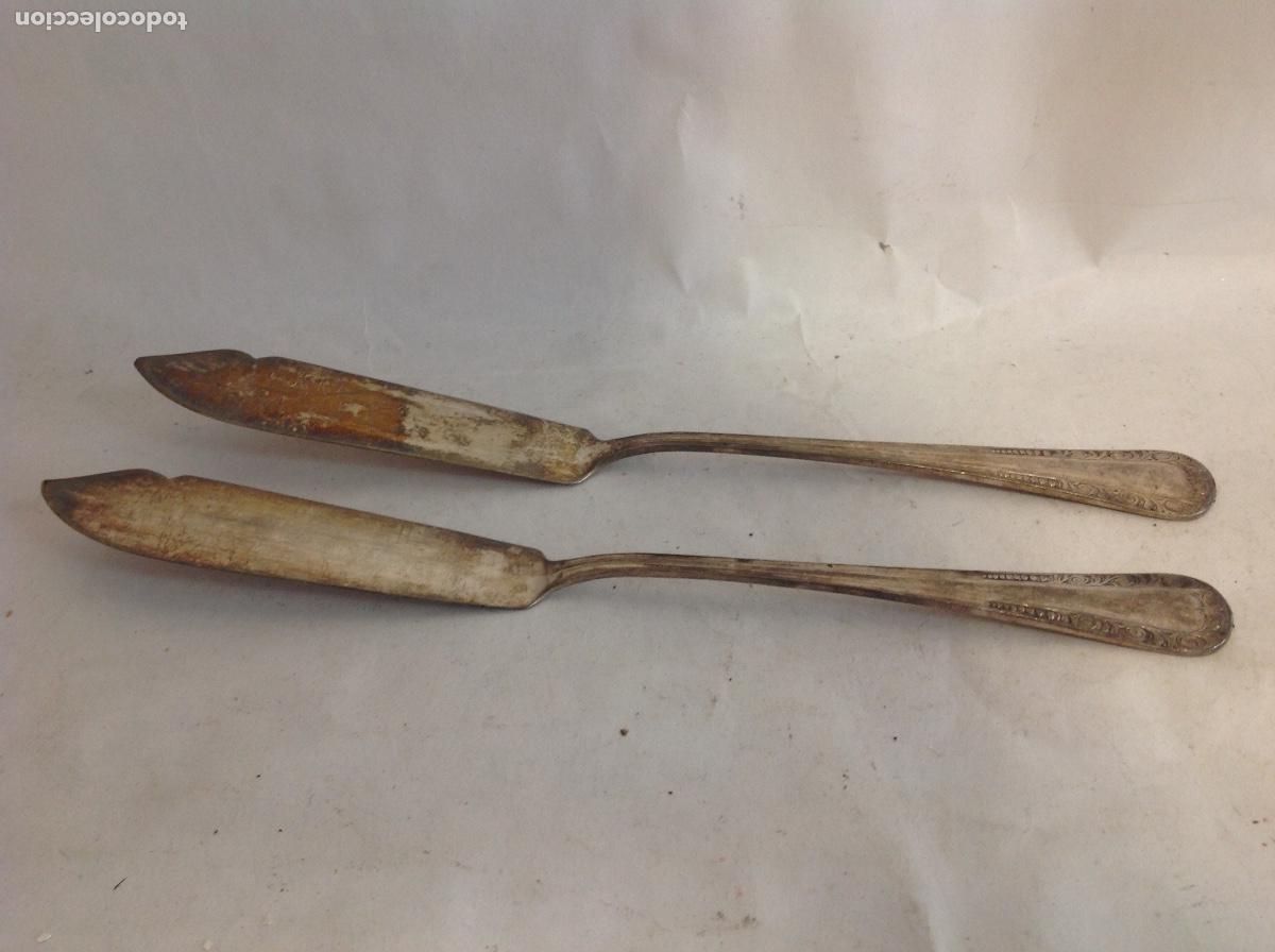 Antig&uuml;edades: Dos palas de pescado de metal plateado - Foto 1
