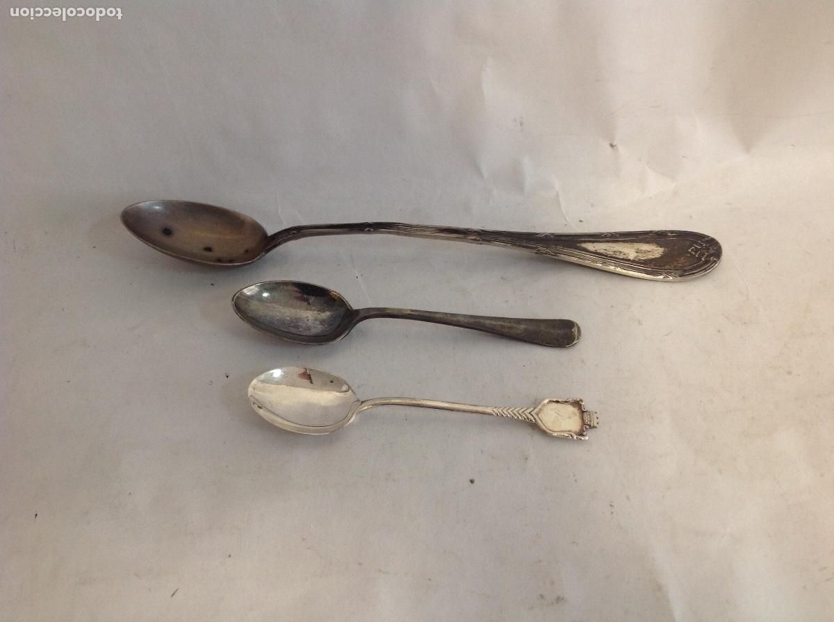 Antiquit&eacute;s: Tres cucharitas de metal plateado